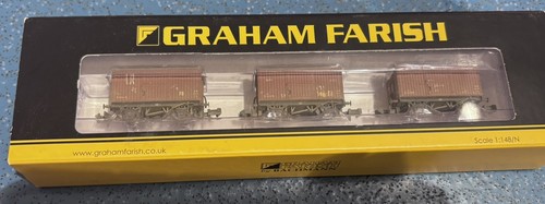 Boxed graham farish set - farish, of